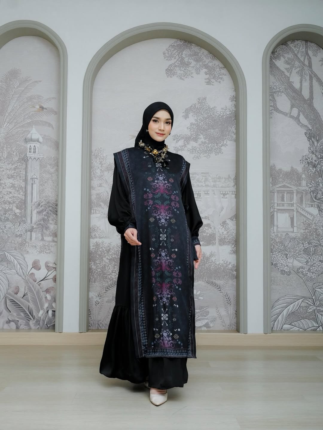Hitam yang menyatukan, kebersamaan yang menghangatkan. Subhi Series hadir untuk menyerasikan keb (10)
