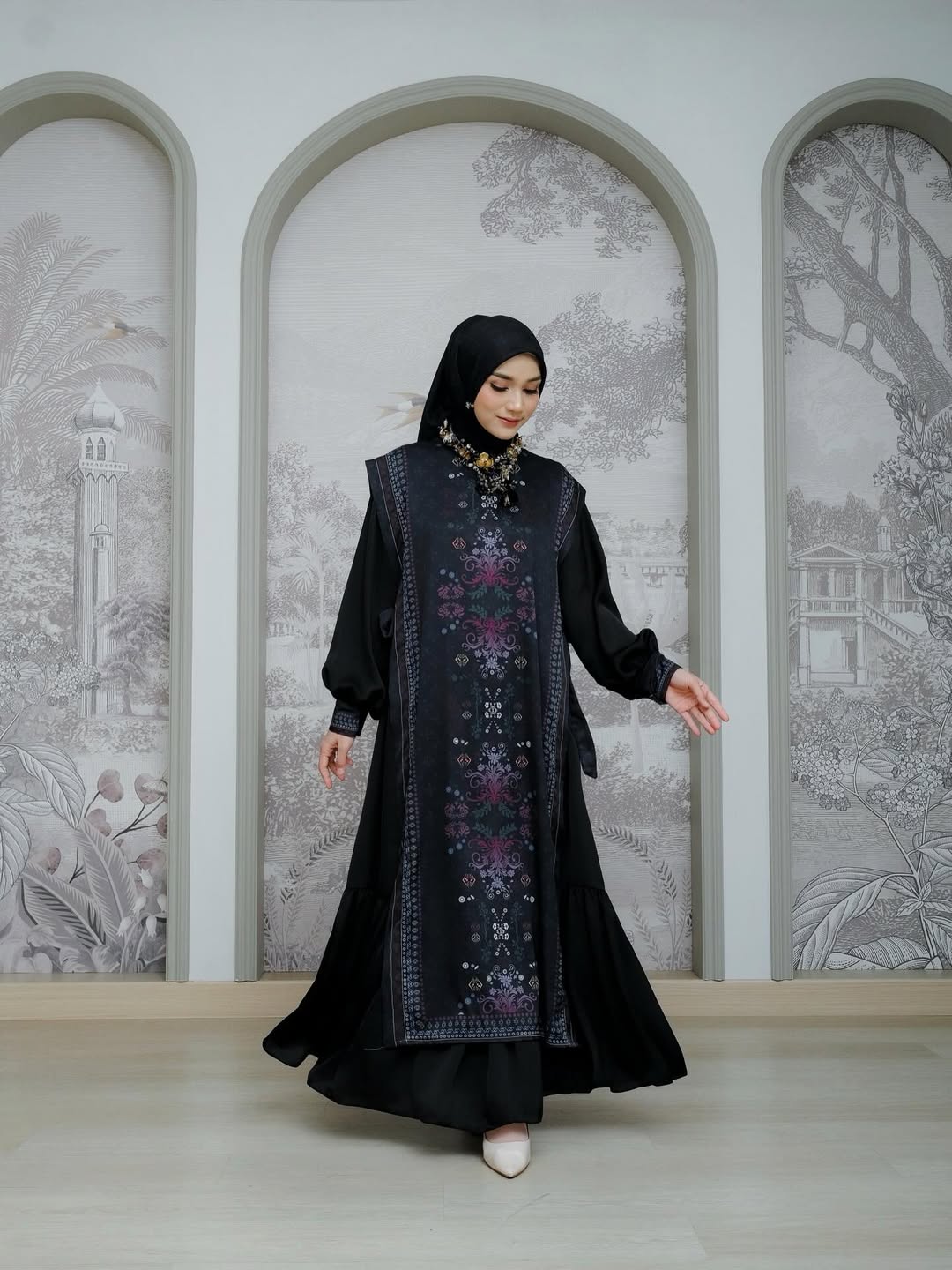 Hitam yang menyatukan, kebersamaan yang menghangatkan. Subhi Series hadir untuk menyerasikan keb (5)